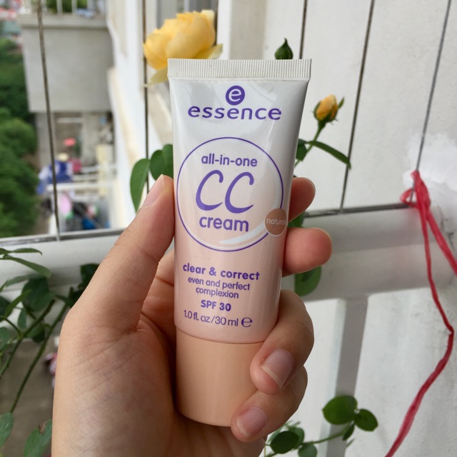 Kem nền Essence