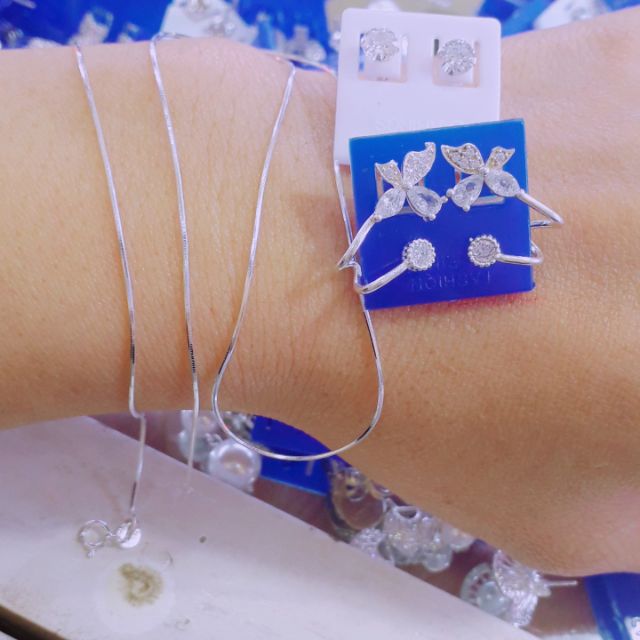 Sale bông tai, dây chuyền