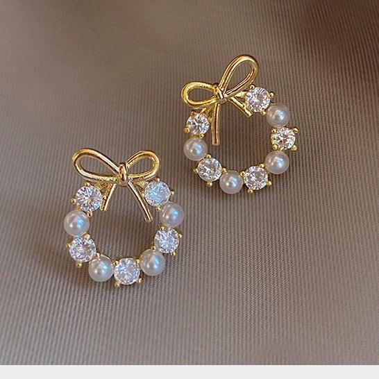 Khuyên Tai Vòng Hoa Đính Hạt Ngọc Trai Phong Cách Hàn Quốc