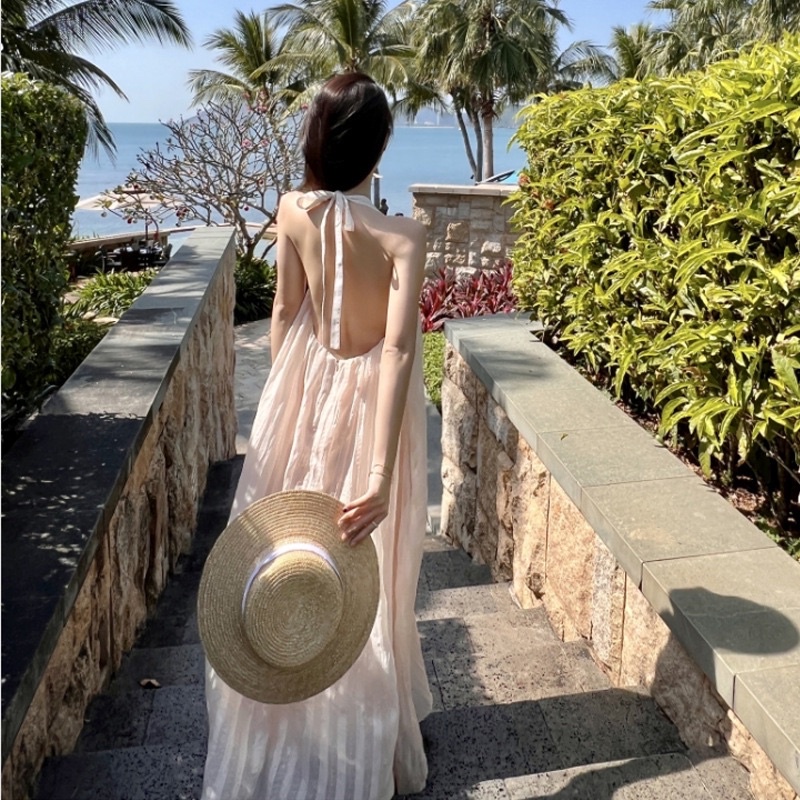 Đầm maxi xếp ly hở lưng