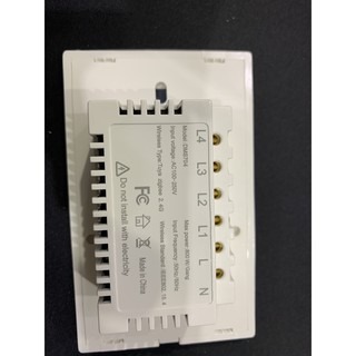 Công tắc thông minh 4 nút Tuya Zigbee