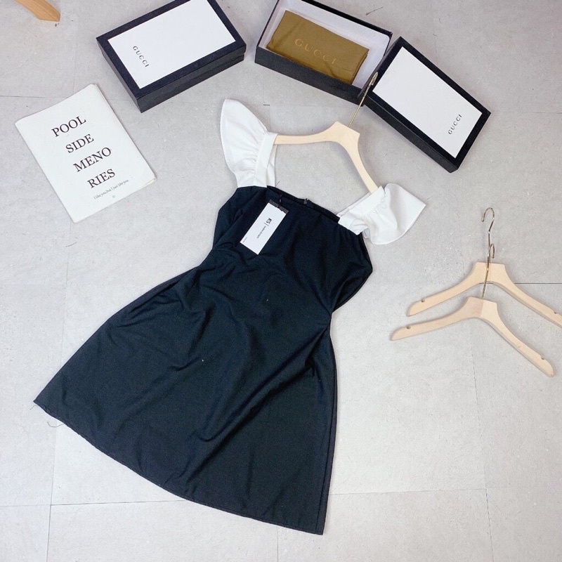 Đầm đen dáng xuông phối tay bèo tiểu thư