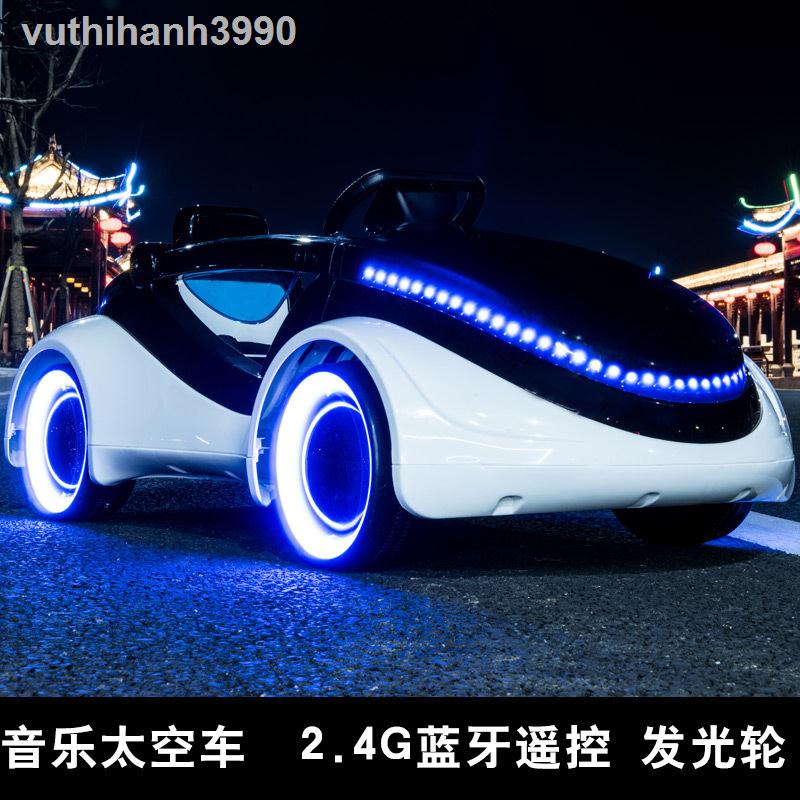 ∏Xe ô tô điện trẻ em bốn bánh khoa học viễn tưởng nhấp nháy có điều khiển từ xa có thể ngồi cho nam và nữ xích đu trẻ em