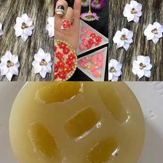 Khuôn hoa bột móng chân