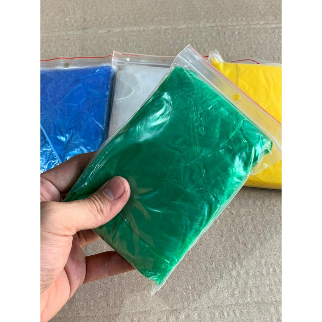 Áo mưa nilong, áo mưa tiện lợi dai dẻo sử dụng 1 lần.