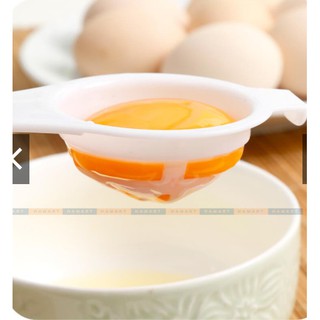 Dụng cụ tách lòng đỏ trứng gà
