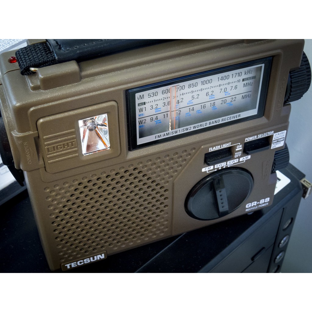 Đài Radio Tecsun GR-88