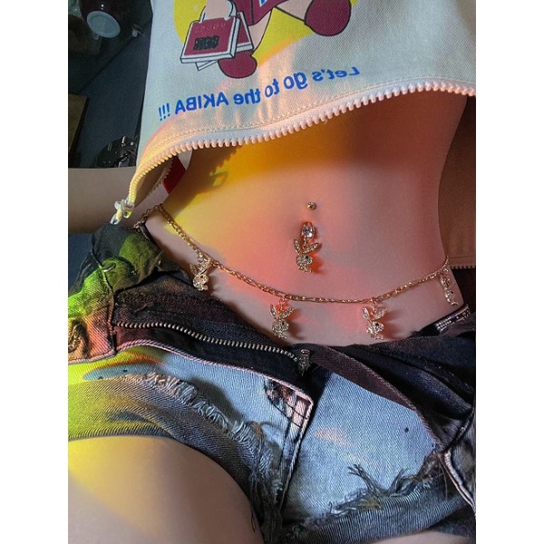 Khuyên rốn thỏ playboy