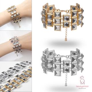 Vòng tay hợp kim thiết kế độc đáo