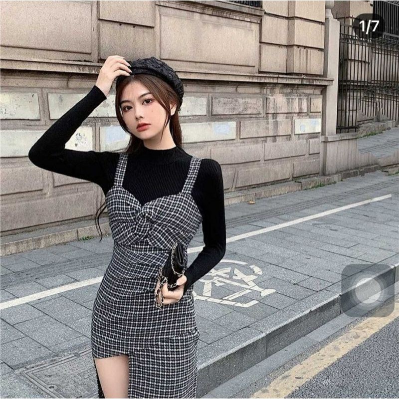 Váy Yếm Xẻ Tà