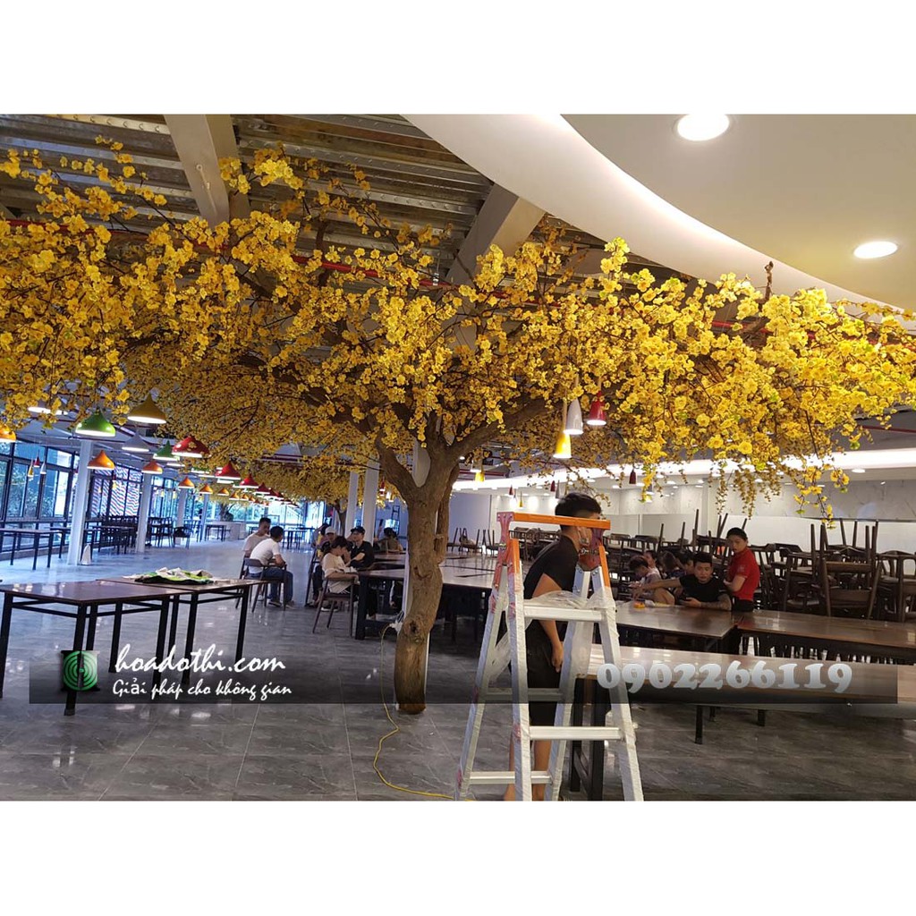 Cây giả trang trí quán cafe