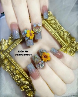 Hoa sứ nail