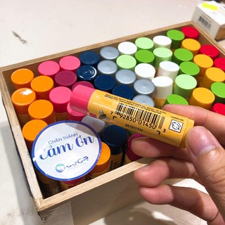 Son Dưỡng Môi Burts Bees Moisturizing Lip Balm 4.25g
