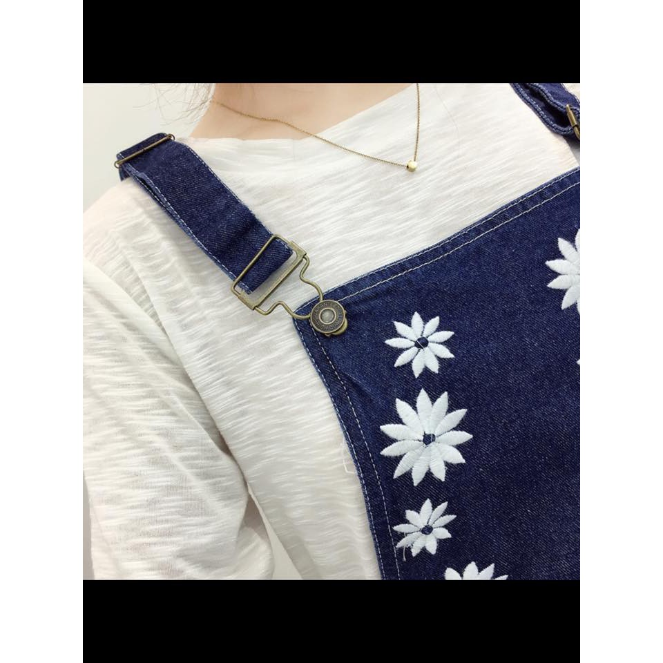 Váy yếm thêu hoa size S