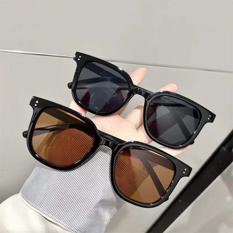 Kính mắt nữ nhiều màu kính Kính mát tạo hiệu ứng má hồng dễ thương hai màu trong suốt gọng đen ZOE