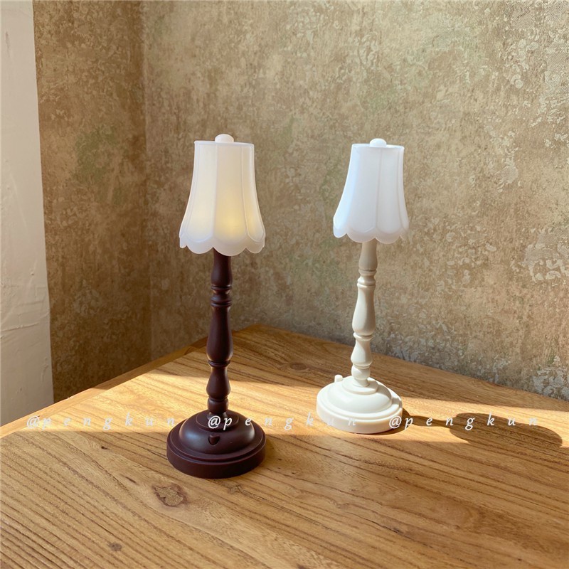 Đèn Bàn Mini Bảo Vệ Mắt Phong Cách Retro