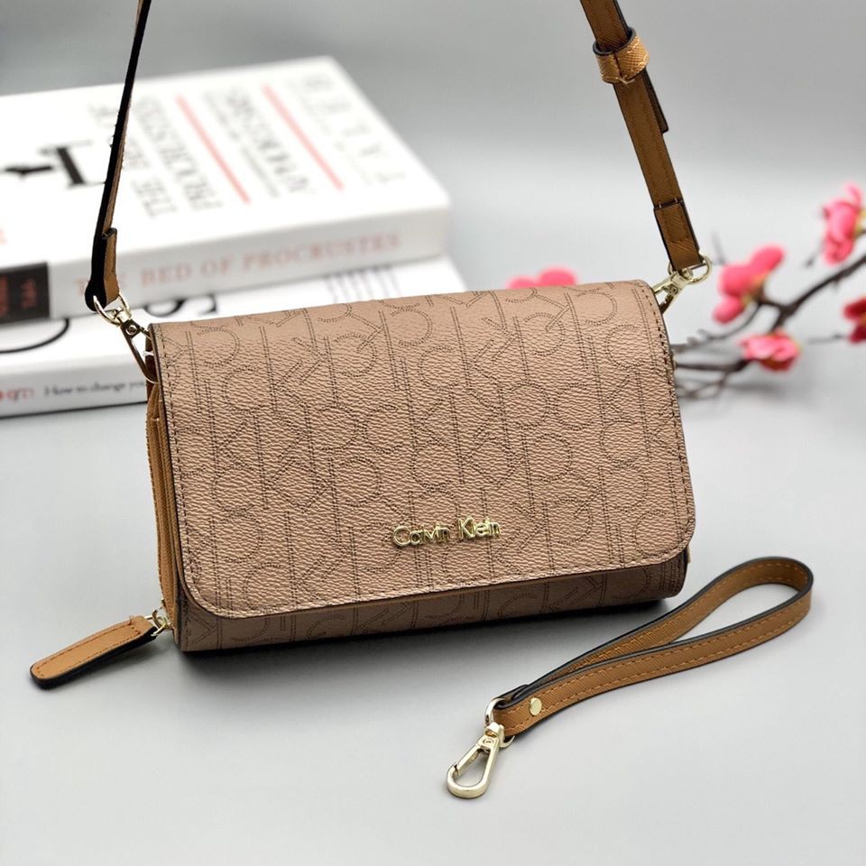 🔵 CLUTCH CALVIN KLEIN MINI 🔵