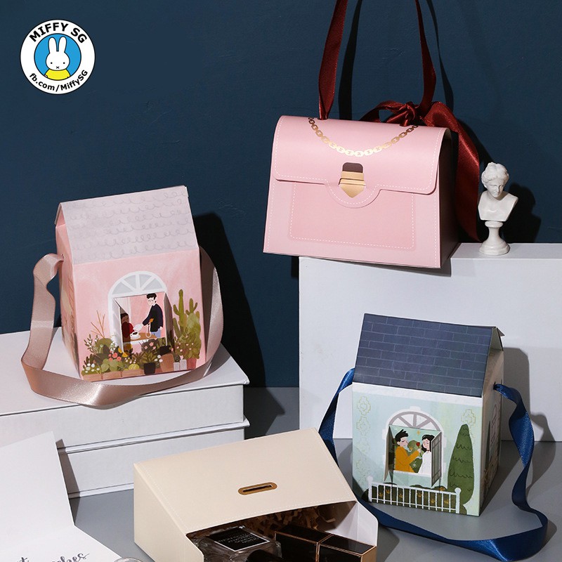 Túi giấy đựng quà hình túi xách và ngôi nhà