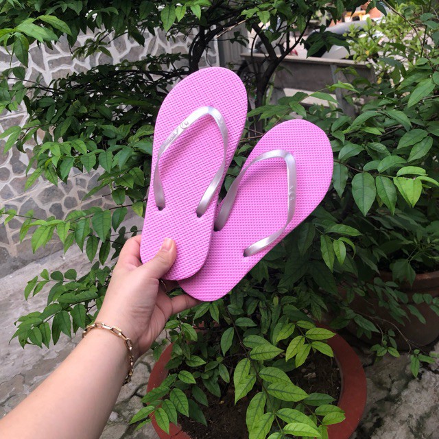 Dép xốp mang nhà quà từ Diana