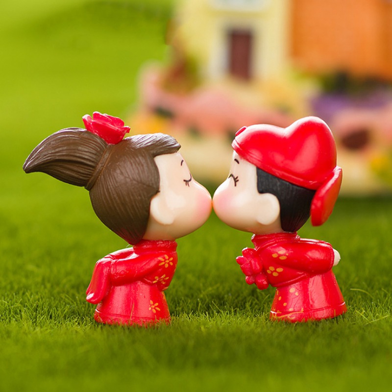 Set 2 tượng cô dâu chú rể dễ thương trang trí sân vườn nhựa resin