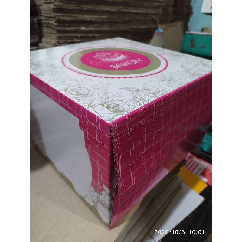 Hộp bánh kem, hộp bánh sinh nhật size 30x30cm kèm đế trắng