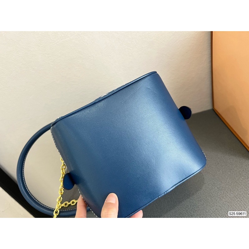 Túi xách nữ dáng hộp vuông độc đáo thương hiệu Louis Vuitton LV cao cấp chất liệu vải jeans và da thật