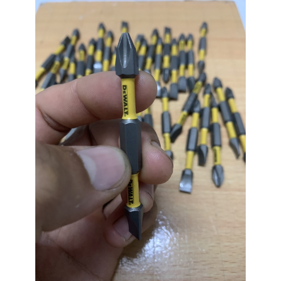 Mũi vít Dewalt hai đầu PH2 - SL8 dài 70mm chính hãng có từ