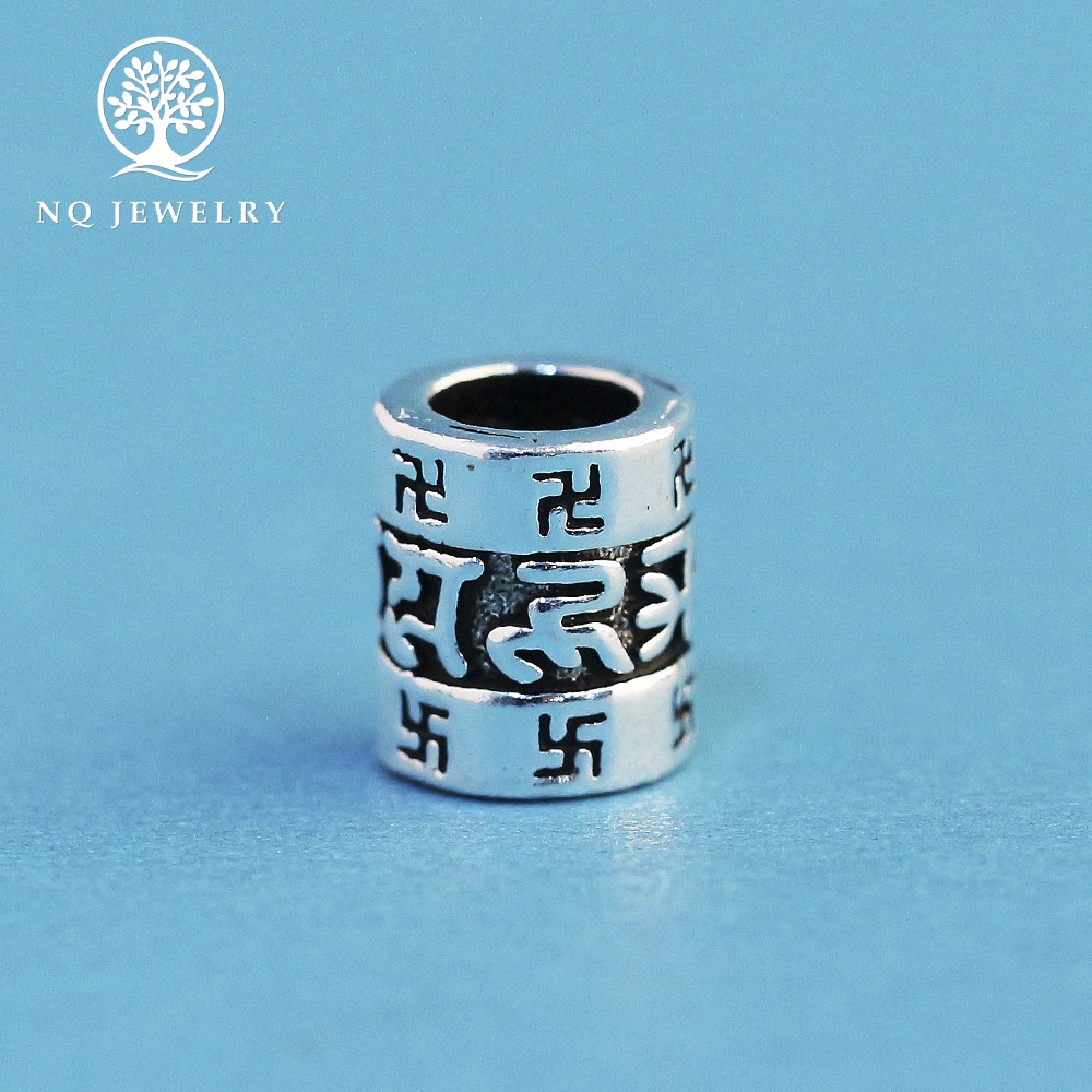 Charm bạc hình trụ họa tiết lục tự và chữ vạn - NQ Jewelry