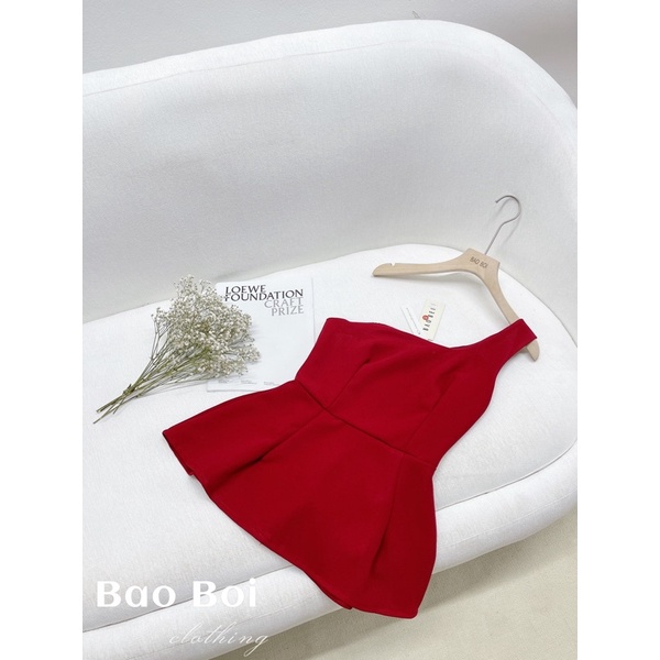 Áo lệch vai chiết eo
