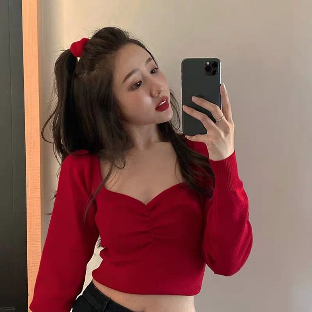 Áo len đỏ croptop