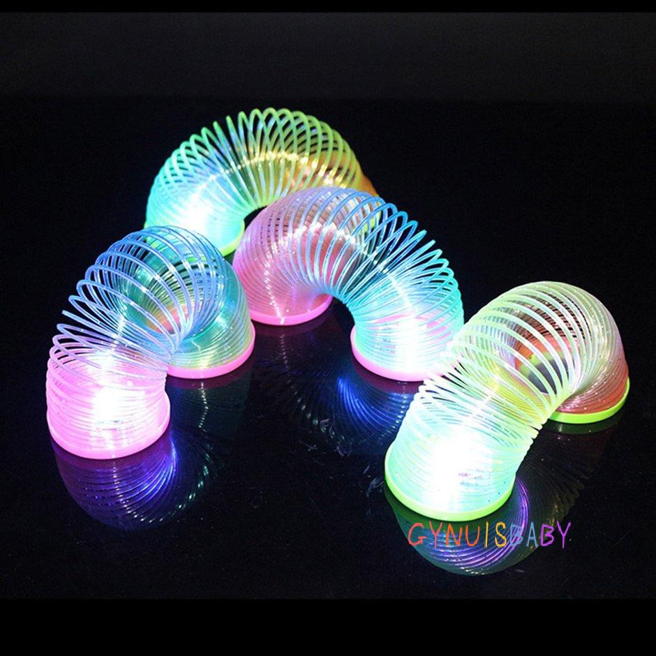 Dây Lò Xo Tròn Màu Cầu Vồng 3D Phát Sáng Nhiều Màu Sắc