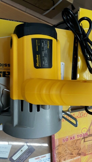 Máy cắt gạch master