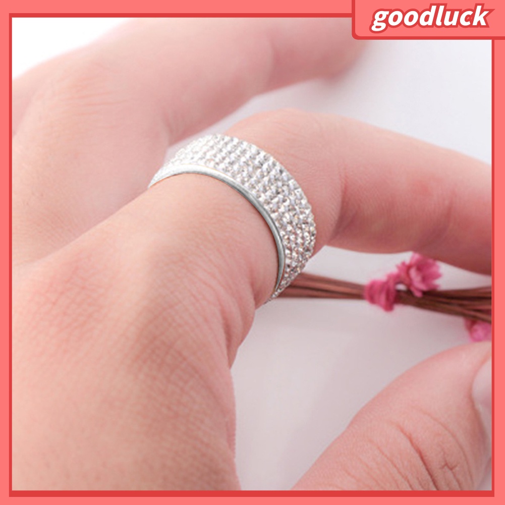 Nhẫn đính đá kiểu dáng sang trọng thanh lịch dành cho nữ