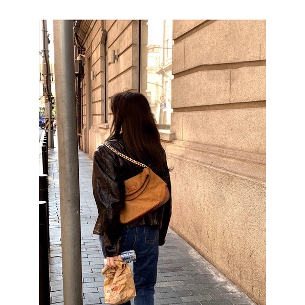 Túi đeo chéo nữ màu da bò Vintage da lộn_túi Y2K nâu bò cá tính