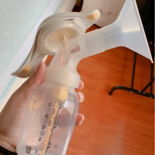 Hút sữa cầm tay medela