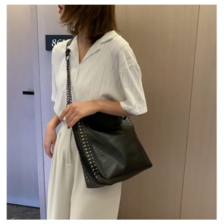 Túi Tote Da Mềm Đinh Tán, Vừa A4
