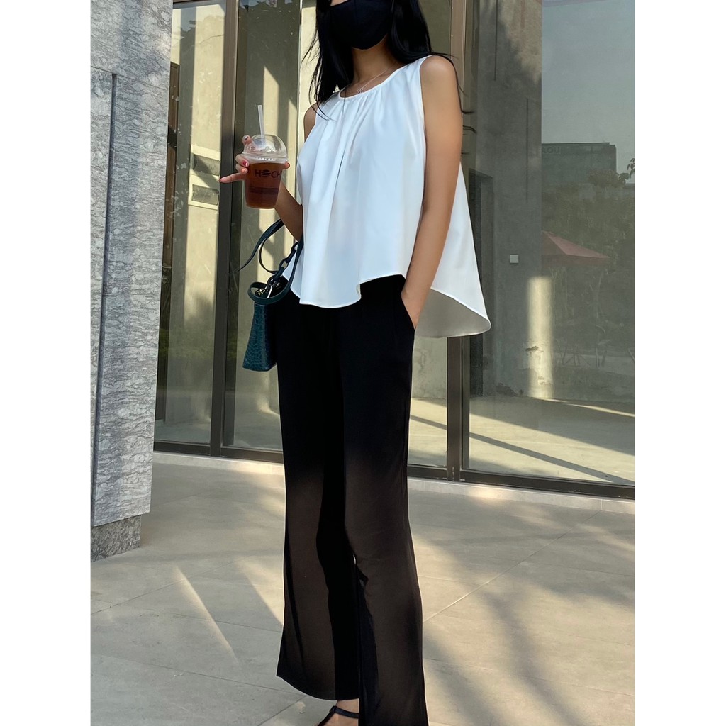 Sleeveless blouse- áo lụa cộc tay