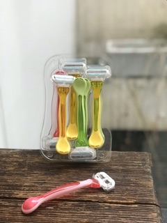 Dao Cạo Dành Cho Phụ Nữ Gillette Venus Sensitive (Giá 1 cây)