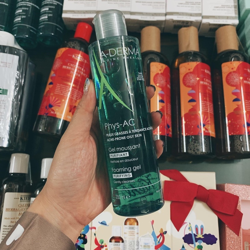 Sữa rửa mặt aderma dạng gel