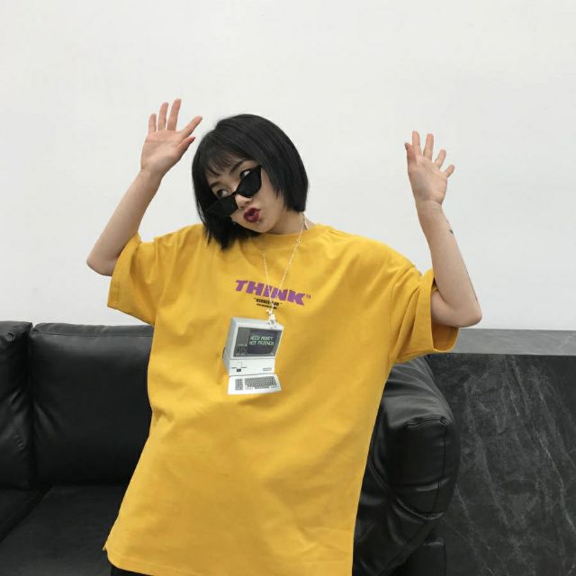 Phía sau Áo thun tay lỡ Unisex Think
