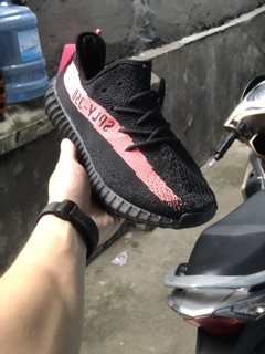( đủ hôp) giày yz 350 đỏ đen ( đủ size 36 đến 43)