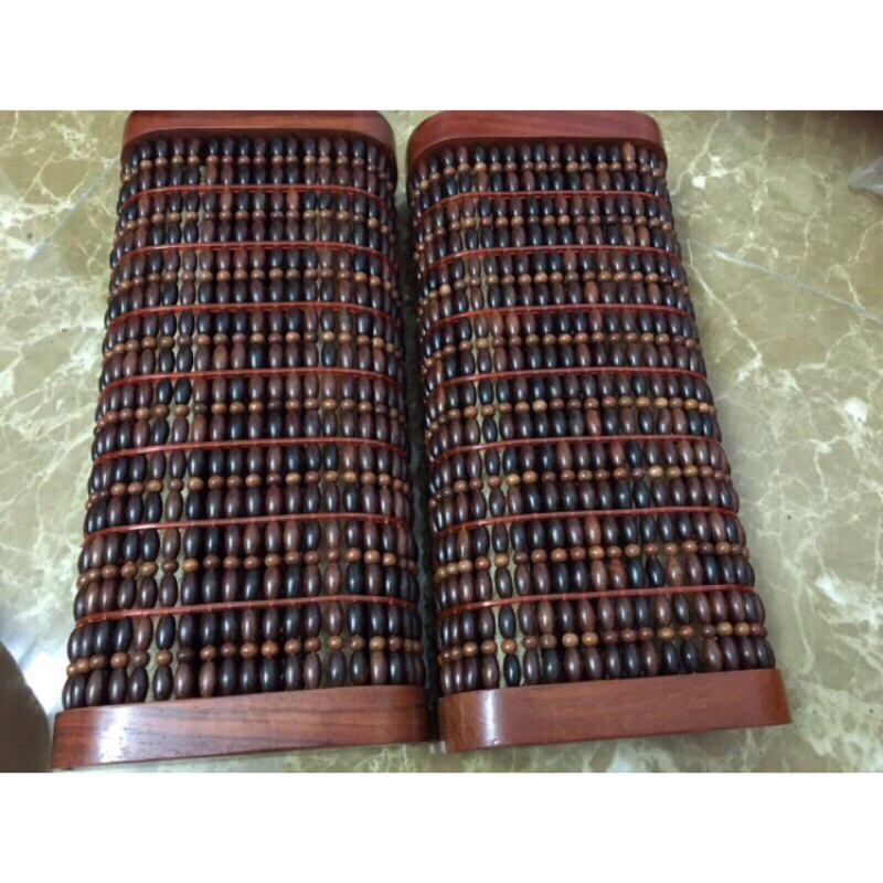 Gối Trắc đỏ và đen