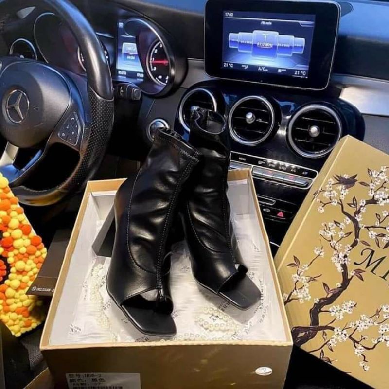 Giày bốt nữ cổ cao hở mũi chất da mềm boot nữ xỏ ngón đế vuông gót cao 7 phân