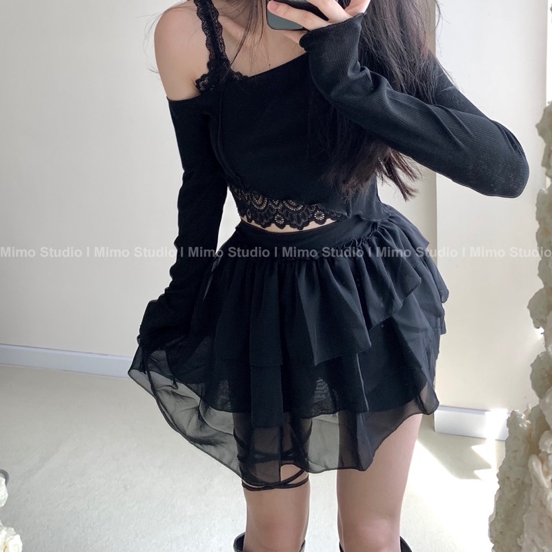 Áo đen tay dài trễ vai vạt xéo