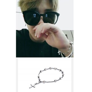 Vòng tay thánh giá giống BTS Jimin