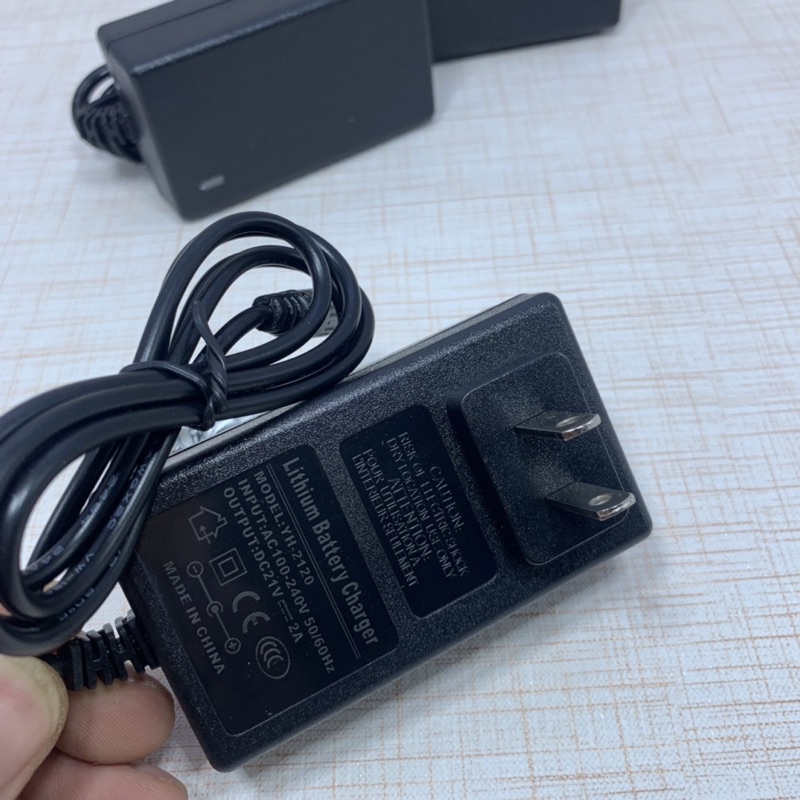 Sạc 5s 21v có đèn báo