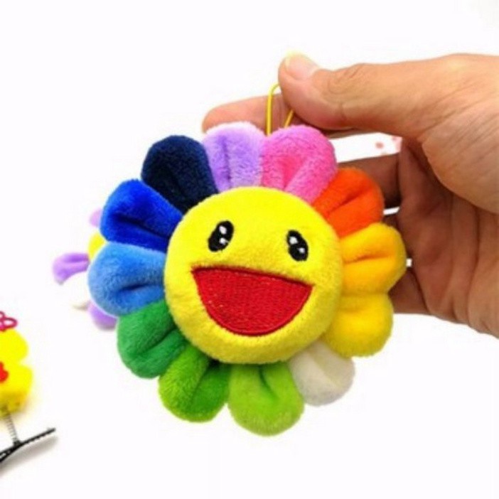 Bông hoa Takashi Murakami Kaikai KikiGIADUNGTONGKHO1Phụ kiện cài trang trí áo, balo, túi ví nhồi bông màu sắc cầu vồng