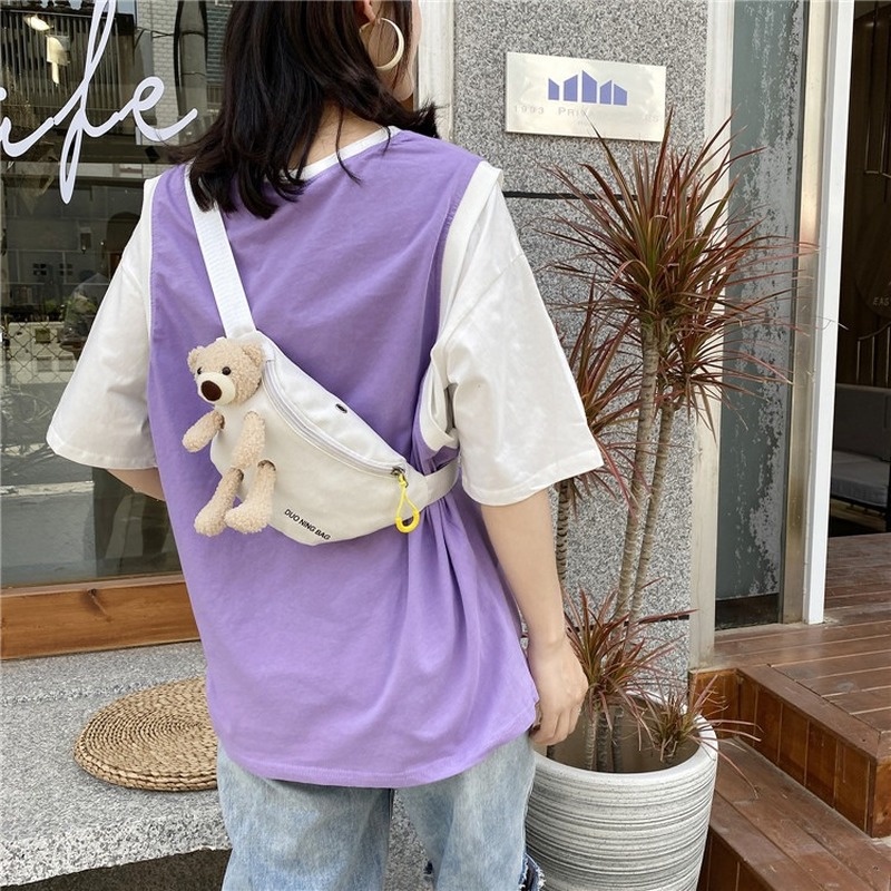 Túi đeo chéo ngực IELGY vải canvas gắn gấu bông dễ thương hợp thời trang