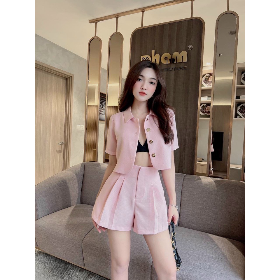 Sét bộ 3 món siêu hót.sét gồm áo ngoài và áo bra cotton và quần đùi xinh xắn.chất liệu xốp thái ô vuông y mẫu.
