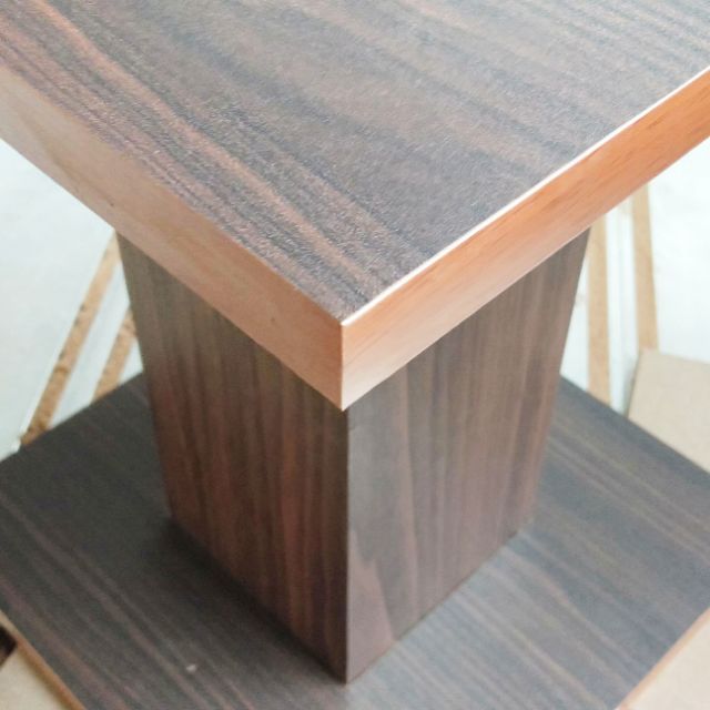 Một chiếc kệ loa cao cấp cao từ 25cm đến 60cm